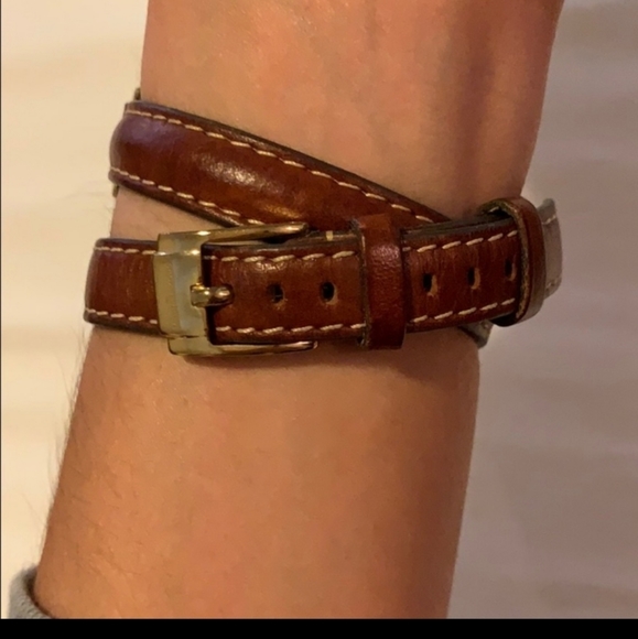VINTAGE | MICHAEL KORS BEAUTIFUL LEATHER WRAP AROUND BRACELET - Picture 12 of 12